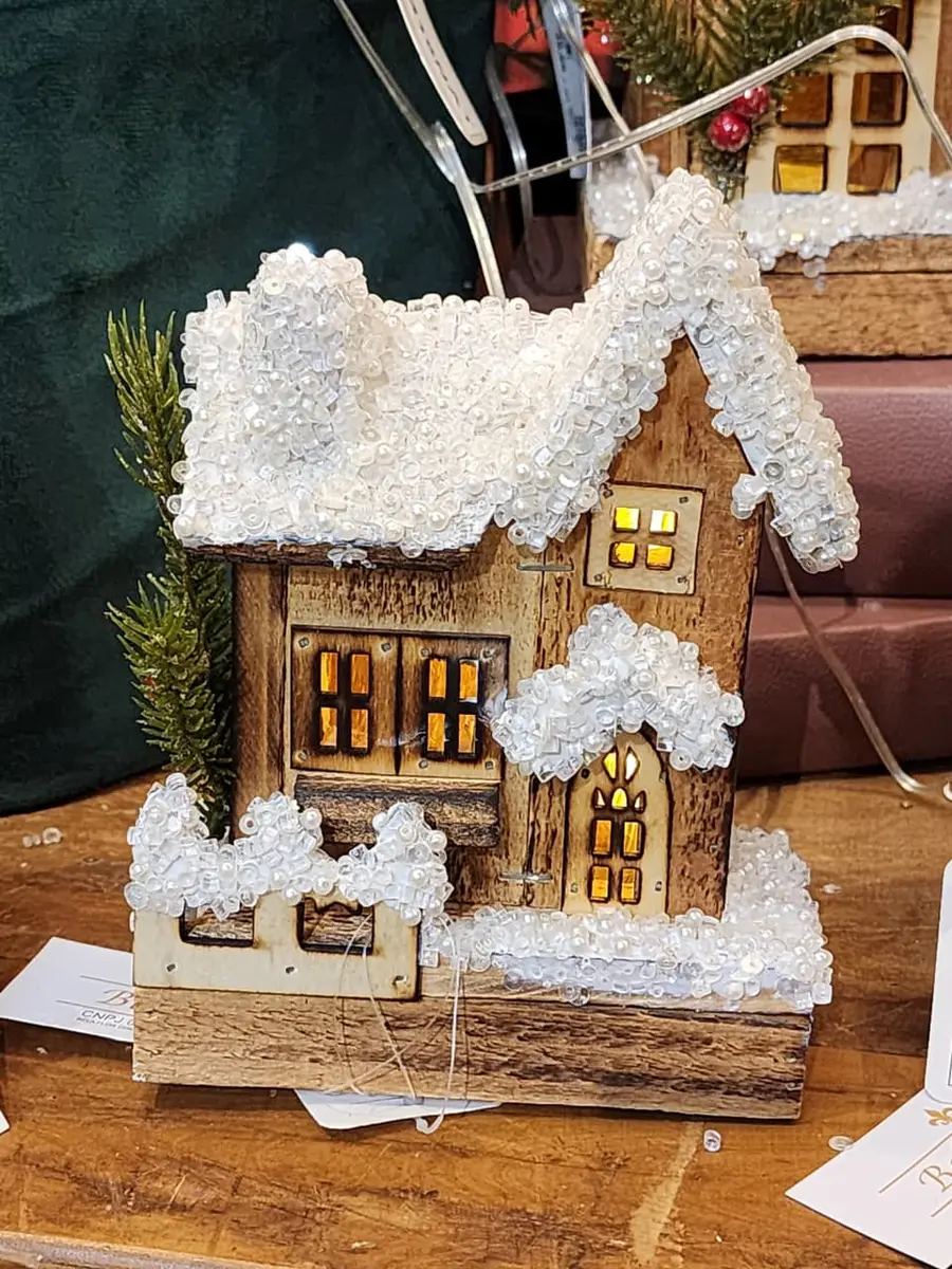 Casa de Madeira com LED Natural com USB 15 cm